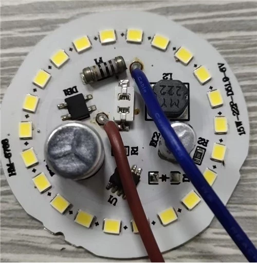 Ilmaiset näytteet 3w 5w 7w 9w 12w 15w 18w 24w kuljettajaton PCB LED-siru